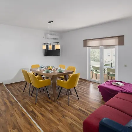 Marinac Apartment